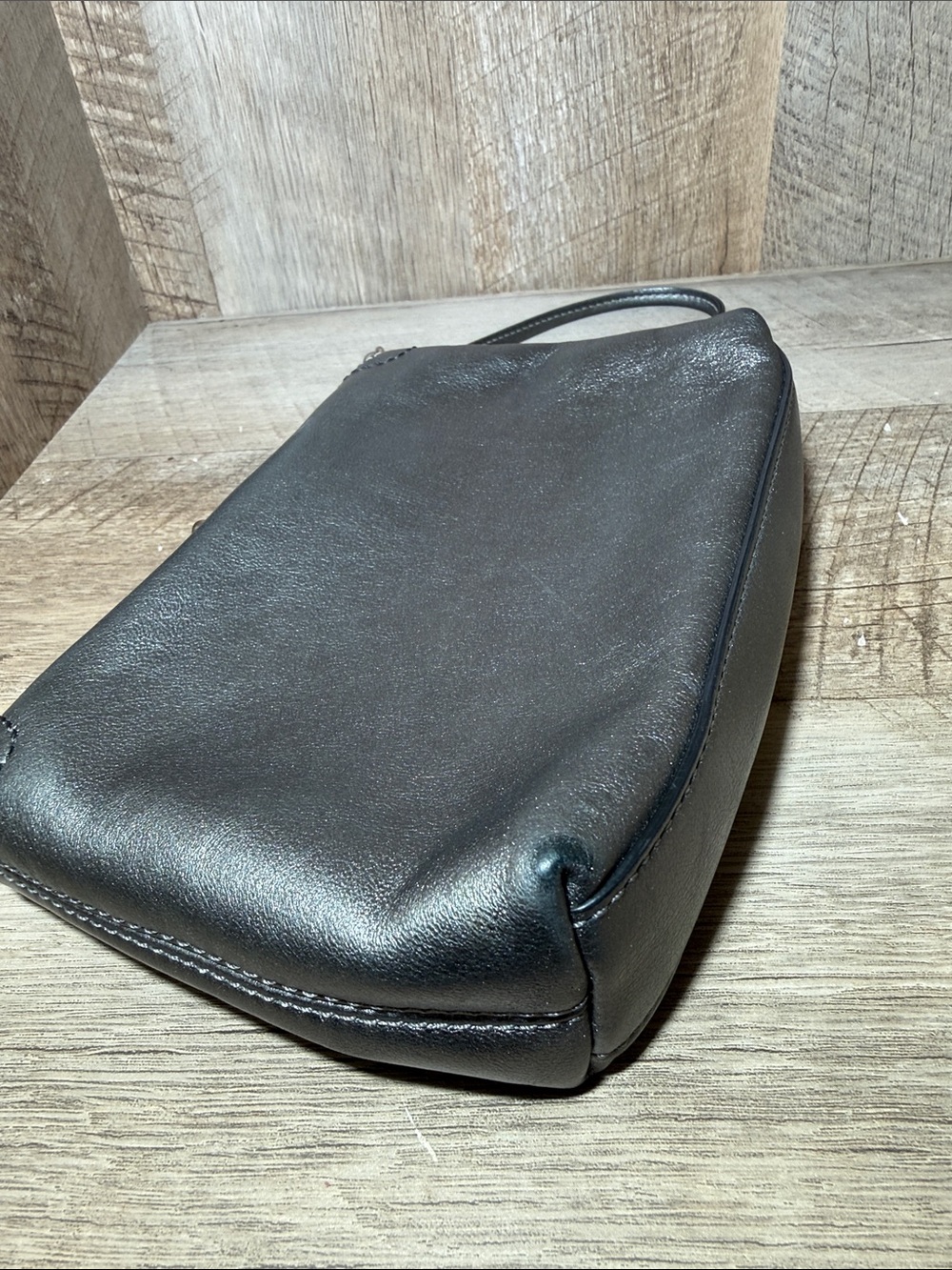 Coach Metallic Wristlet Turnlock Toggle Closure - Picture 4 of 12